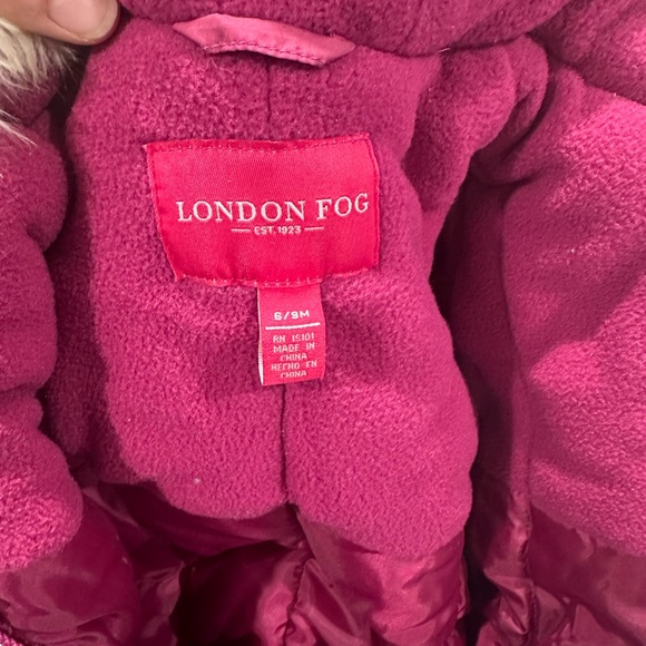 London Fog Baby Snowsuit 6-9 months, never worn!! - Picture 2 of 4